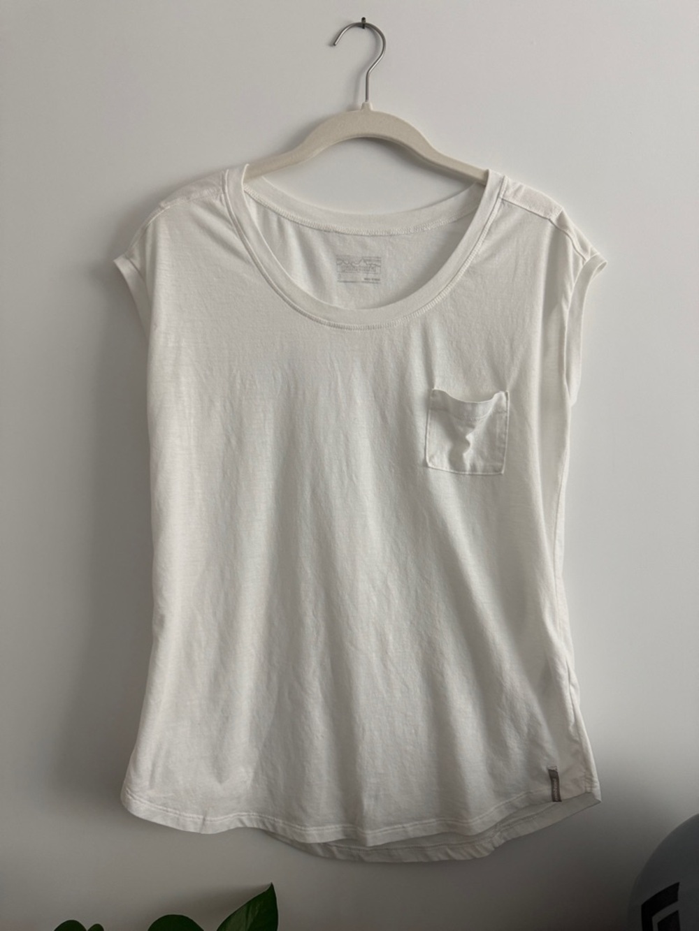 Womens Patagonia capped sleeve tank/t-shirt